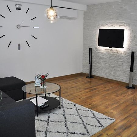 Lux Apartment Пазарджик Екстериор снимка