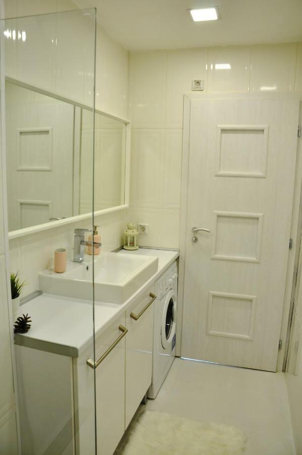 Lux Apartment Пазарджик Екстериор снимка